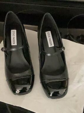 Steve Madden Black Patent Mary Jane Heels